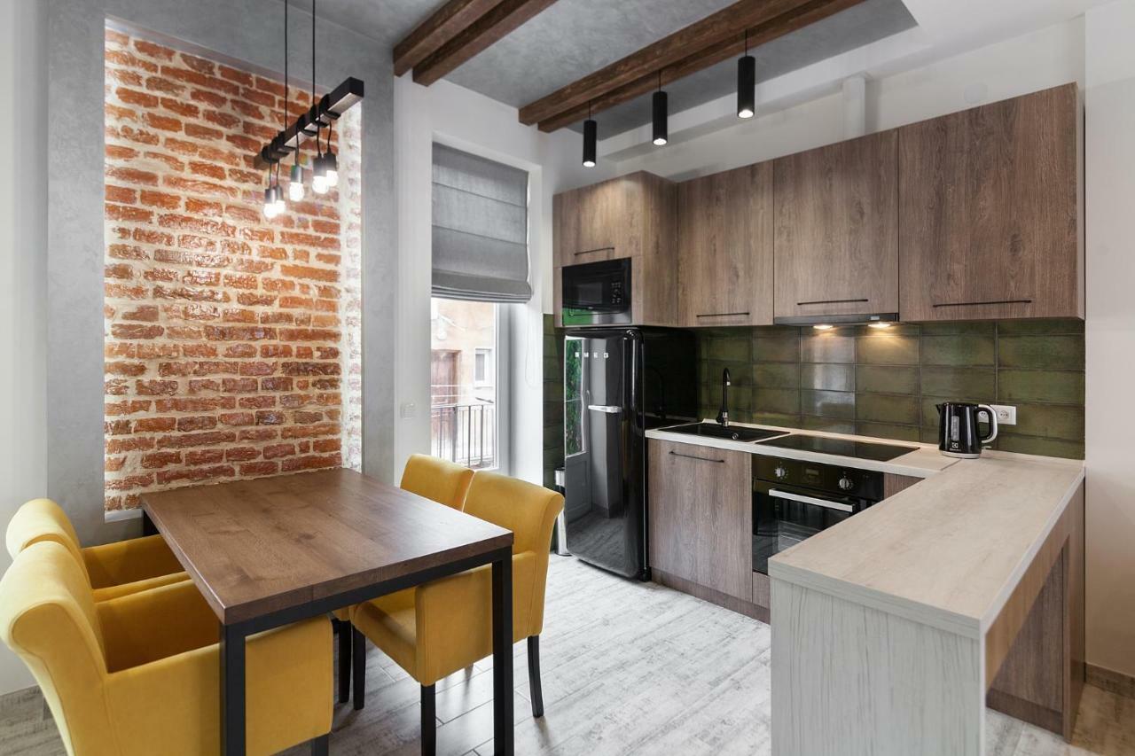 Leogrand Loft Apartments On Lychakivska 4 Lviv Exterior photo